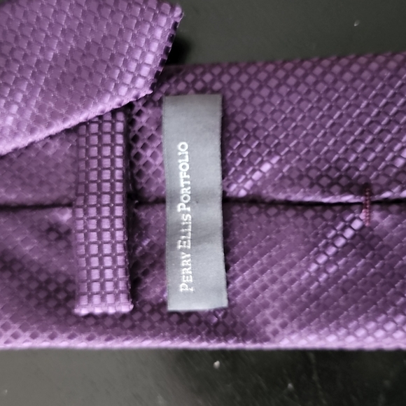 Perry Ellis Portfolio Men's Tie - Picture 2 of 2
